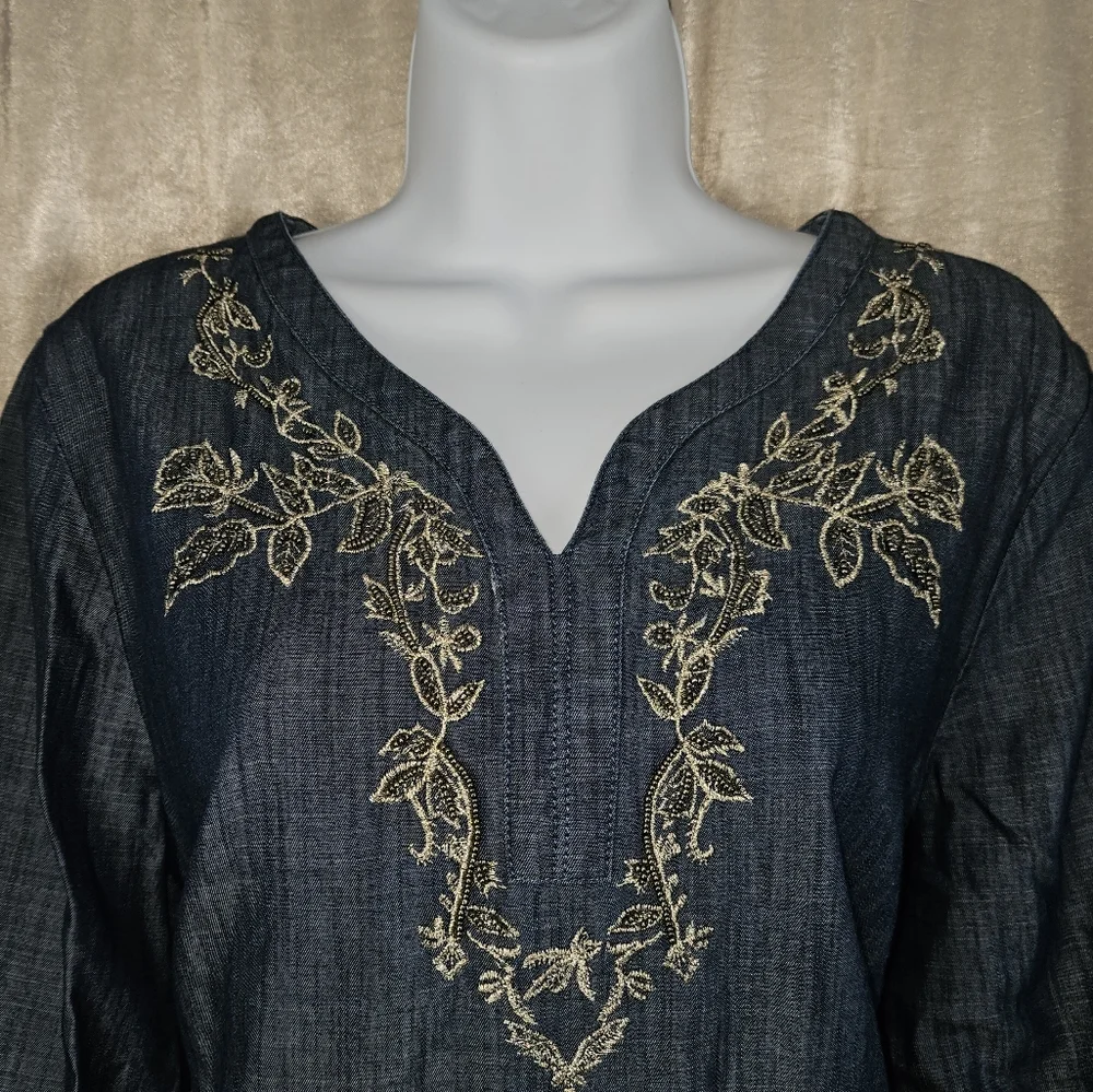 NWOT Chicos blue chambray denim beaded embroidered blouse top Womens Medium - Picture 7 of 7